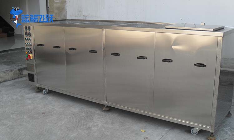 青青草网站下载为什么能除油？揭秘其剥离油污的科学原理