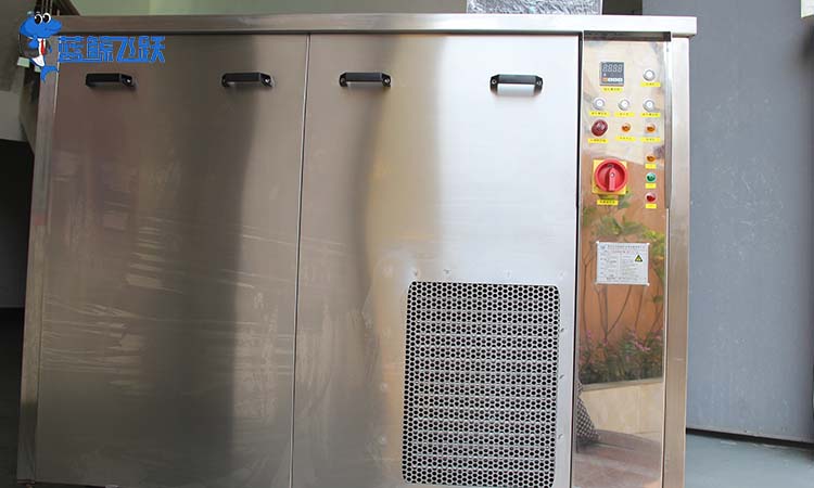 超声清洗机空化效果不明显时应做些什么？技术特点有哪些？