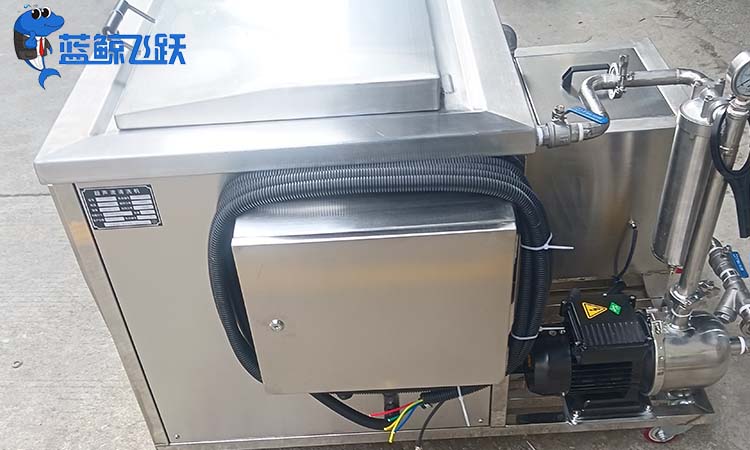 工业油污如何处理？青青草网站下载来帮你