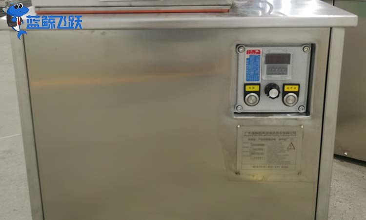 在使用青青草网站下载时应该注意什么？