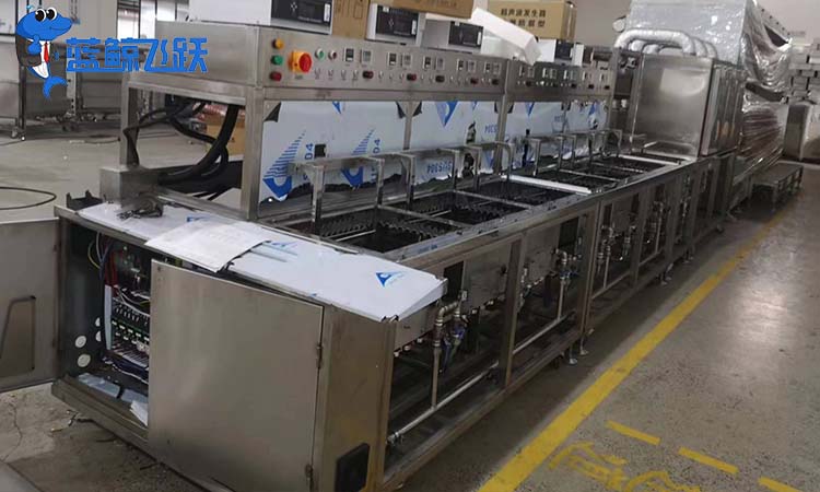 青青草网站下载如何清洗钛合金材料？
