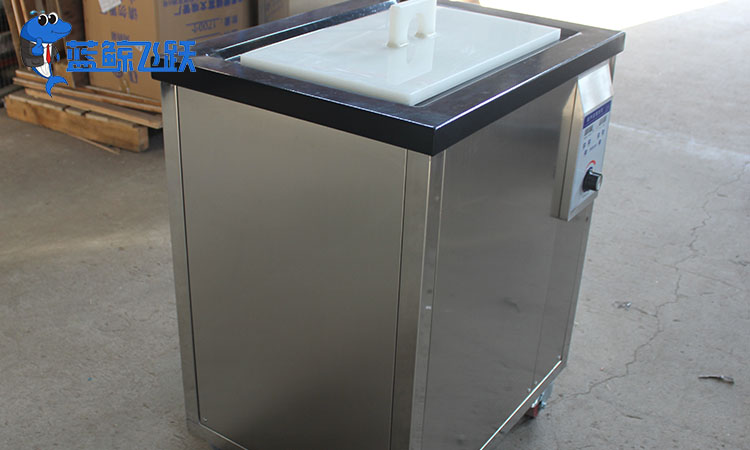 青青草网站下载在化工行业的应用，如何处理化工设备？