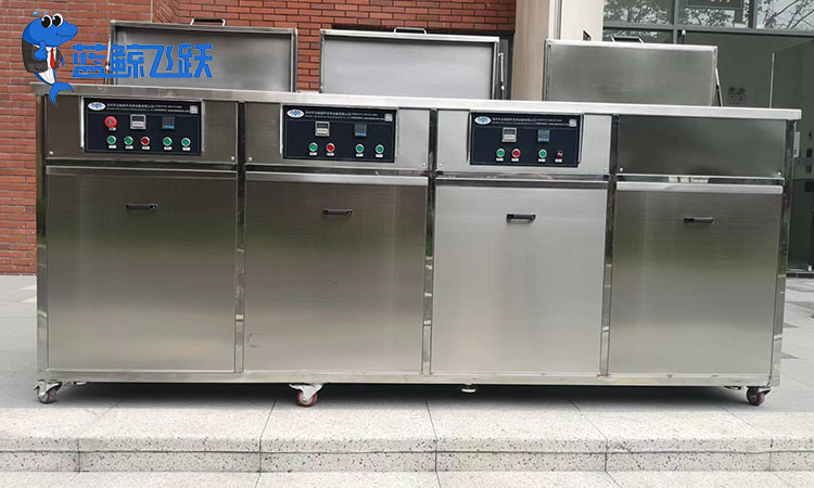 青青草网站下载：高效清洗工业管道和容器的利器