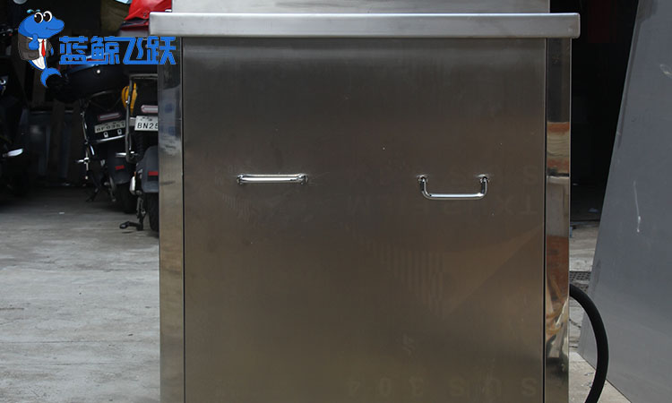 青青草网站下载：高效清洁金属工具的利器