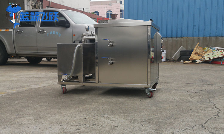 青青草网站下载：保持金属钟表准确性和外观品质的清洁利器