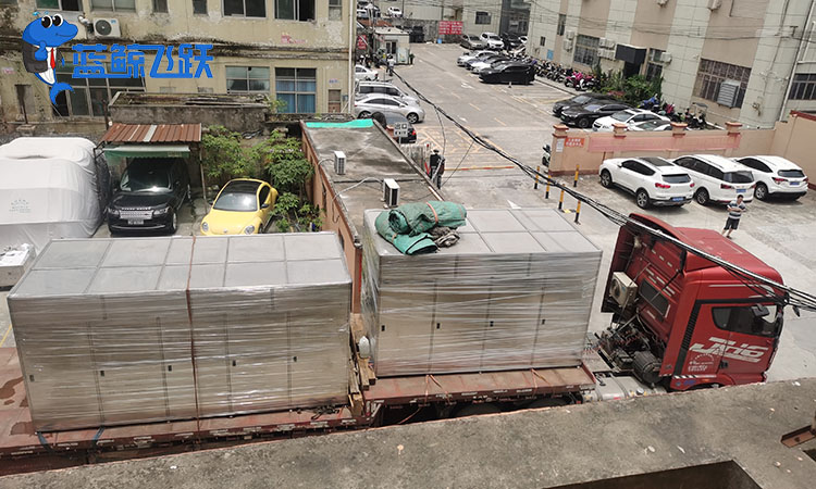 清洗金属餐具：青青草网站下载保障卫生和使用安全