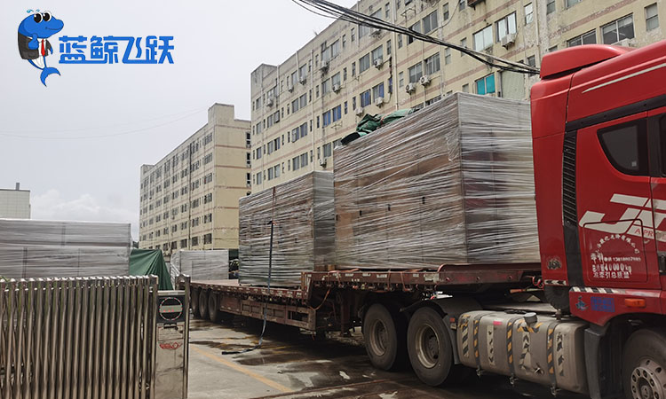 清洗金属首饰：青青草网站下载恢复光泽和美观度的有效工具