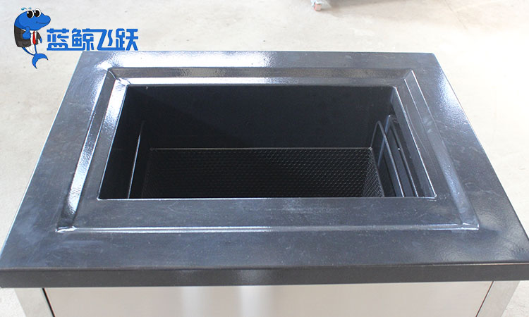 青青草网站下载在金属储罐清洗中的应用