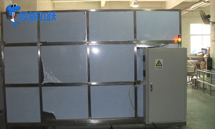 塑料模具清洁升级：青青草网站下载的质量保障