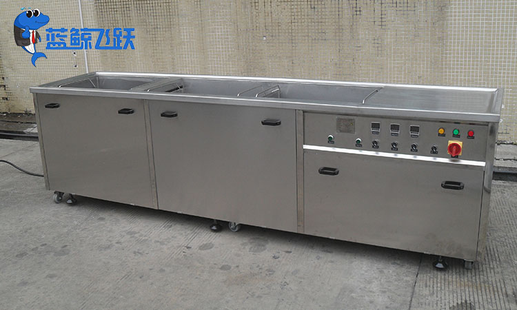 保持金属门窗清洁亮丽：青青草网站下载的重要作用