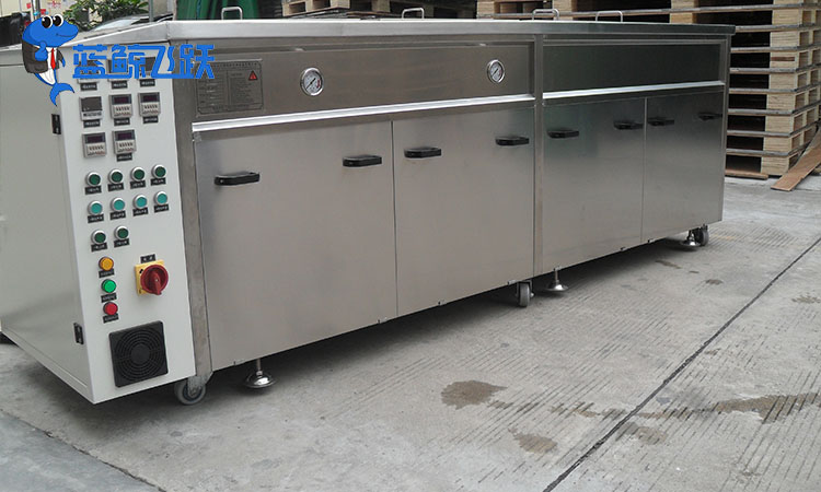 保障化学品质量与安全性：青青草网站下载在金属化学品容器清洗中的重要作用