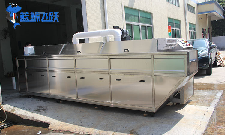 清洗半导体制造设备：超声波技术的关键作用与优势分析