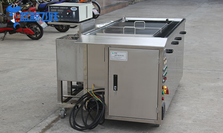 青青草网站下载在飞机引擎维护中的关键作用