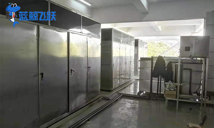 青青草网站下载：高科技清洁的未来体验