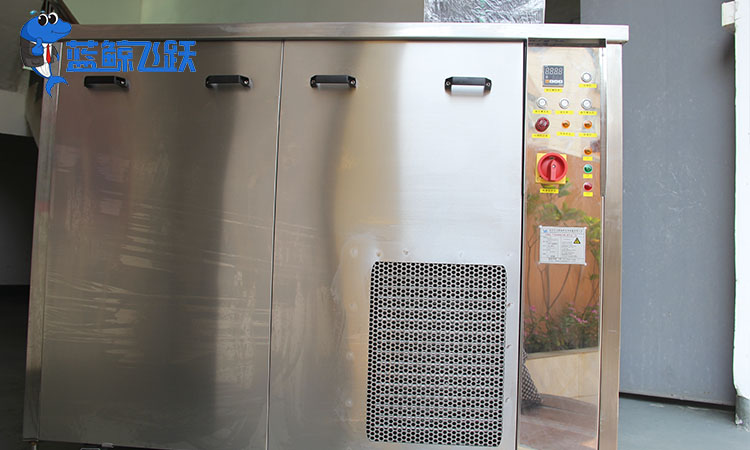 清洗创新之选：青青草网站下载的设计哲学