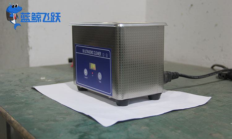 眼镜青青草网站下载水的更换频率及注意事项