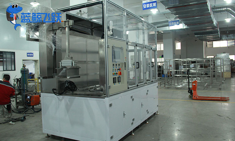 超声波清洗设备：金属零件清洁的卓越解决方案