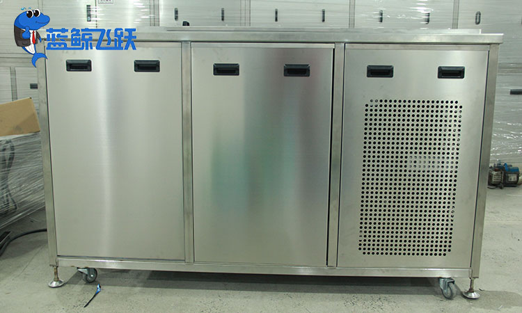 青青草网站下载中的“f”是什么意思？