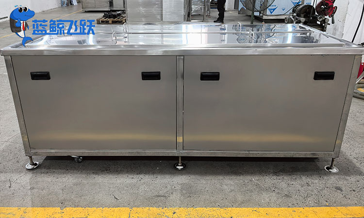 青青草网站下载清洗首饰：液体选择的专业指南