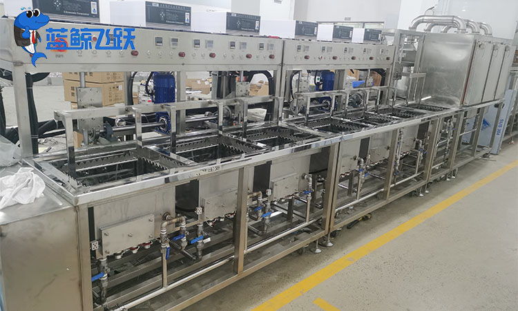 青青草网站下载为何能高效清除油污：原理解析与应用实践