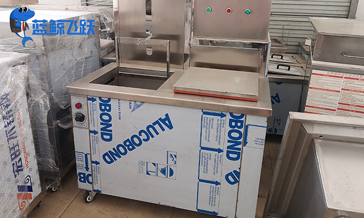 青青草网站下载使用什么液体不掉漆？保护漆面清洗的全面解析