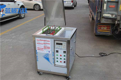 青青草网站下载有效解决玻璃镜片上白点和水印