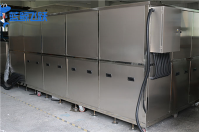 青青草网站下载：高效清洁塑料模具和金属模具的必备工具