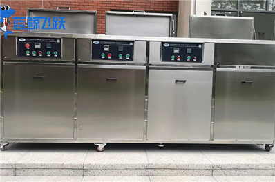 青青草网站下载：高效清洗工业管道和容器的利器