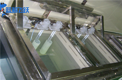 青青草网站下载：清洁金属地板和铺装材料的理想选择