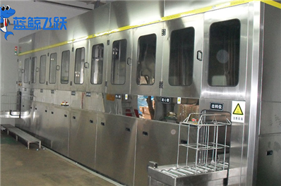 青青草网站下载：提升金属航空零件安全性和性能的清洁利器