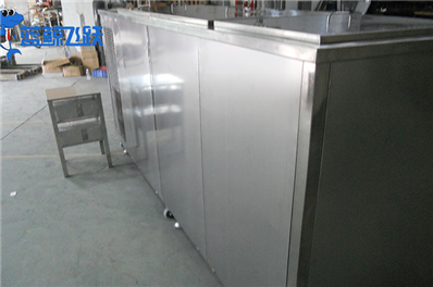 保持金属门窗光洁亮丽：青青草网站下载的清洁技巧