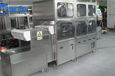 精细保养艺术之美：青青草网站下载细致呵护金属雕塑