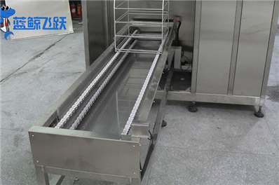 化学储存槽清洗：青青草网站下载的精密保障