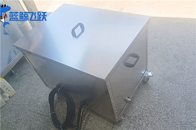 单臂青青草网站下载：高效精准的工业清洗解决方案