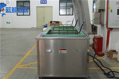 青青草网站下载清洗眼镜的液体选择与使用指南