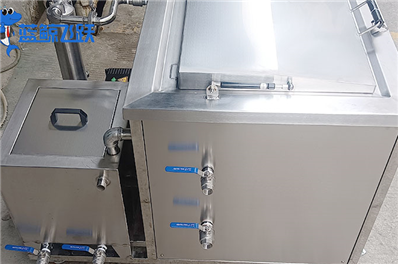 单臂青青草网站下载价格分析与市场因素