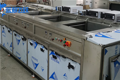 青青草网站下载除锈清洗剂选择指南：种类与应用分析